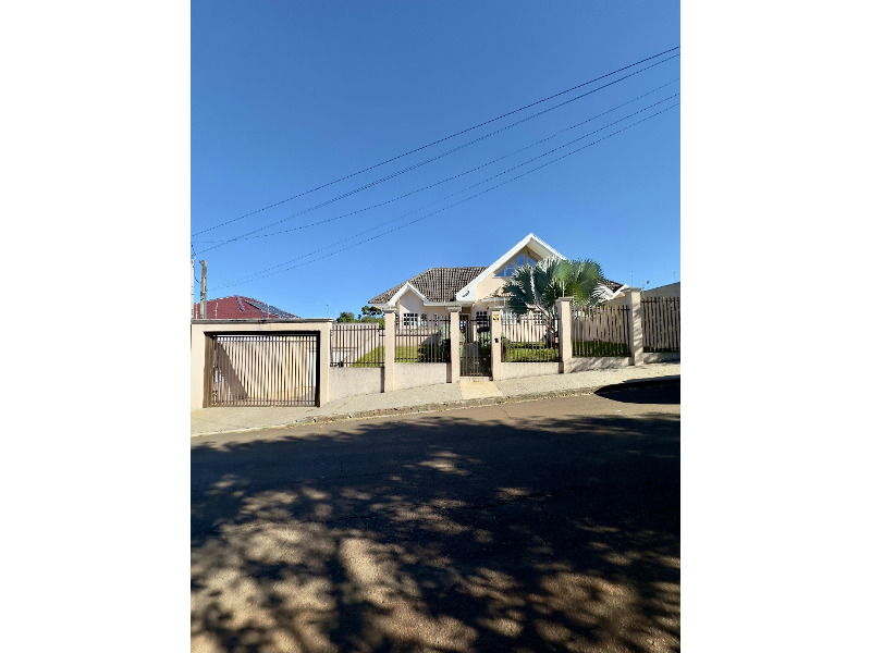 Casa para Locação em  VILA ESTRELA