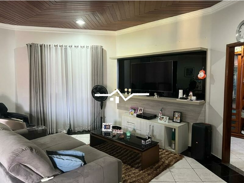 Casa à venda com 3 quartos, 400m² - Foto 4