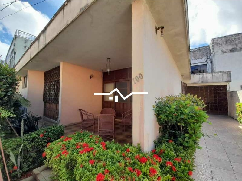 Casa à venda com 3 quartos, 230m² - Foto 2