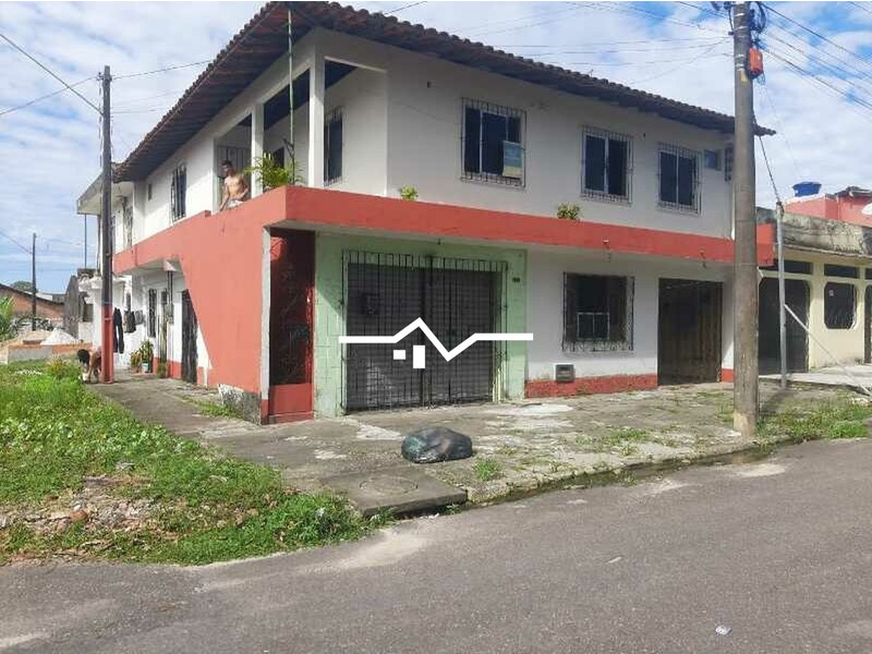 Casa à venda com 3 quartos, 300m² - Foto 1