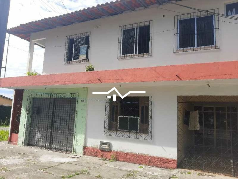 Casa à venda com 3 quartos, 300m² - Foto 2