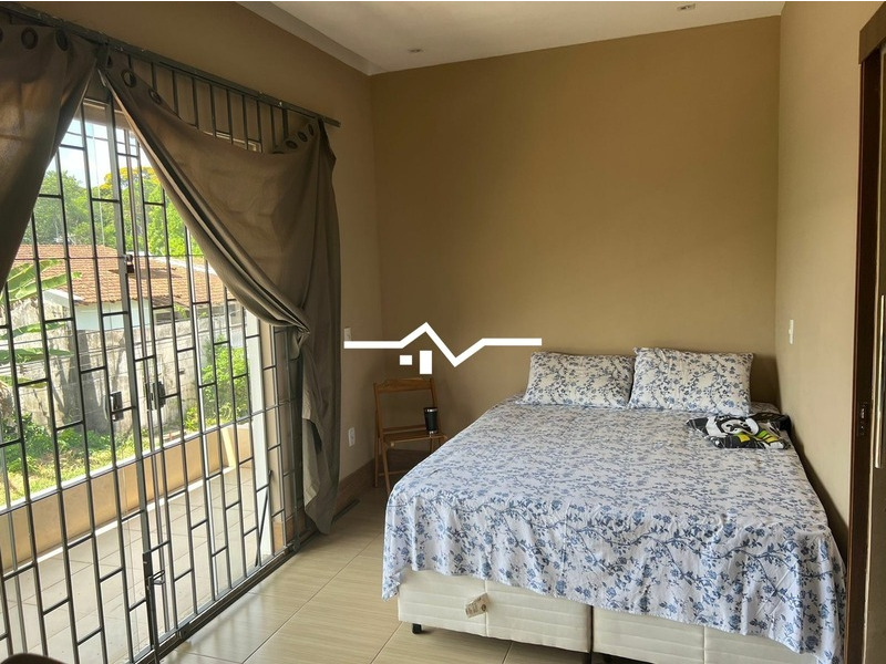 Casa à venda com 5 quartos, 200m² - Foto 13