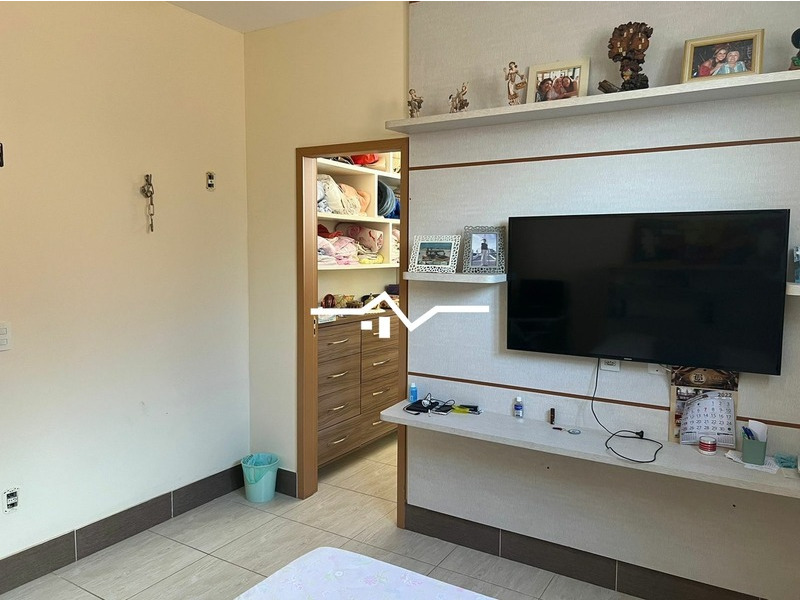 Casa à venda com 5 quartos, 200m² - Foto 17