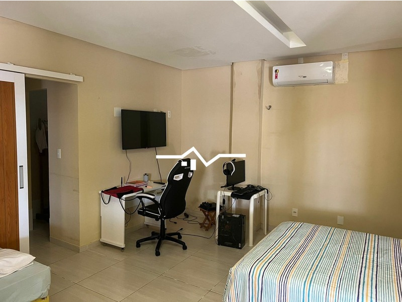 Casa à venda com 5 quartos, 200m² - Foto 7