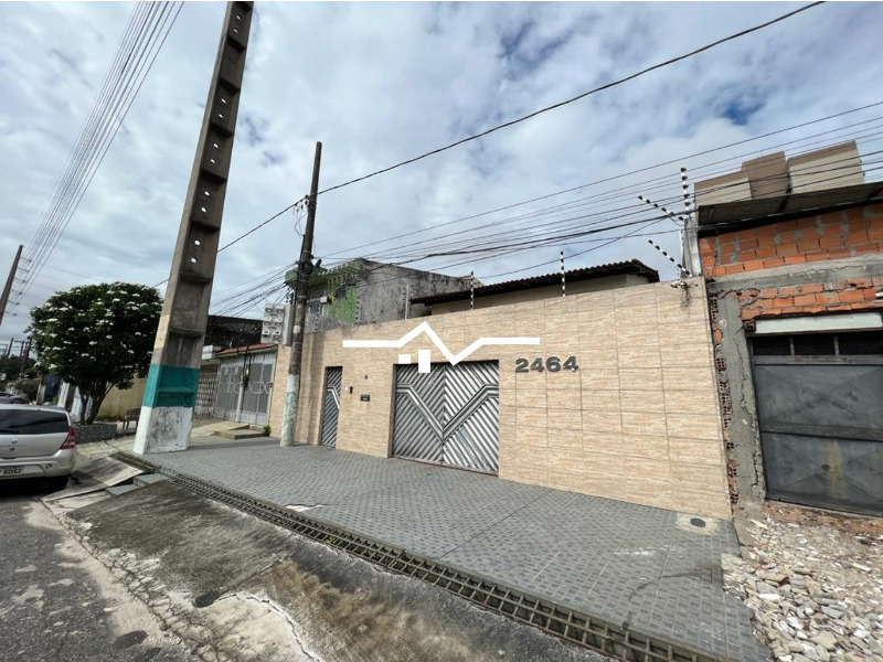 Casa à venda com 4 quartos, 500m² - Foto 2