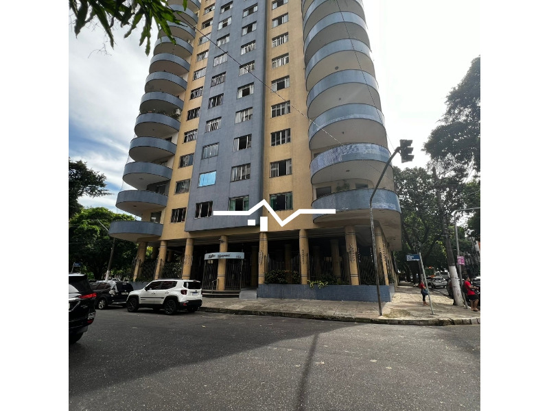 Apartamento à venda com 4 quartos, 270m² - Foto 2