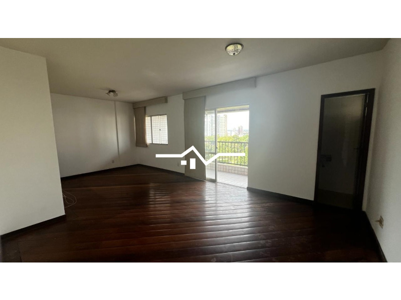 Apartamento à venda com 3 quartos, 130m² - Foto 2