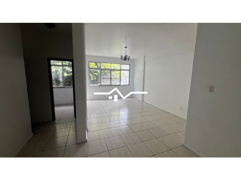 Apartamento à venda com 3 quartos, 125m² - Foto 2