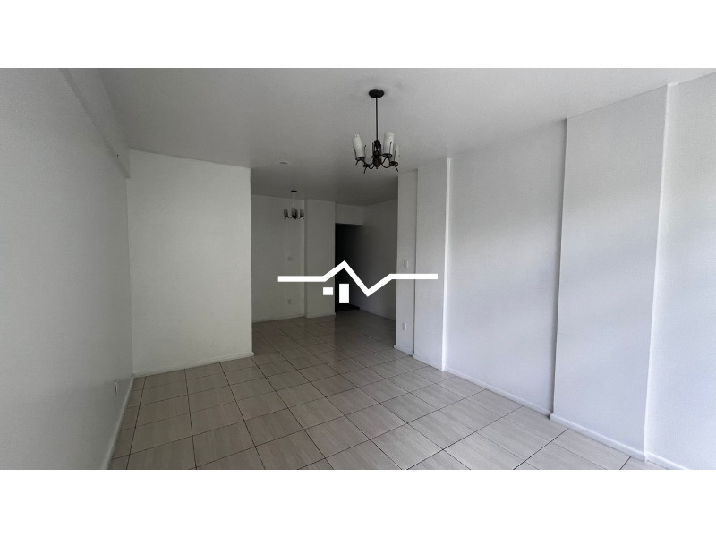 Apartamento à venda com 3 quartos, 125m² - Foto 3