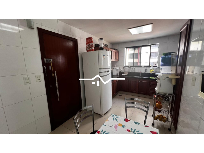 Apartamento à venda com 3 quartos, 185m² - Foto 16