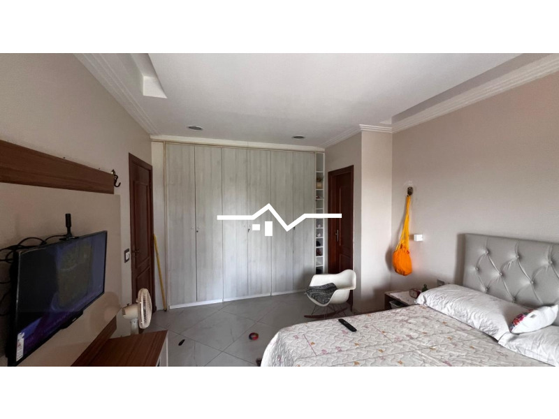 Apartamento à venda com 3 quartos, 185m² - Foto 8