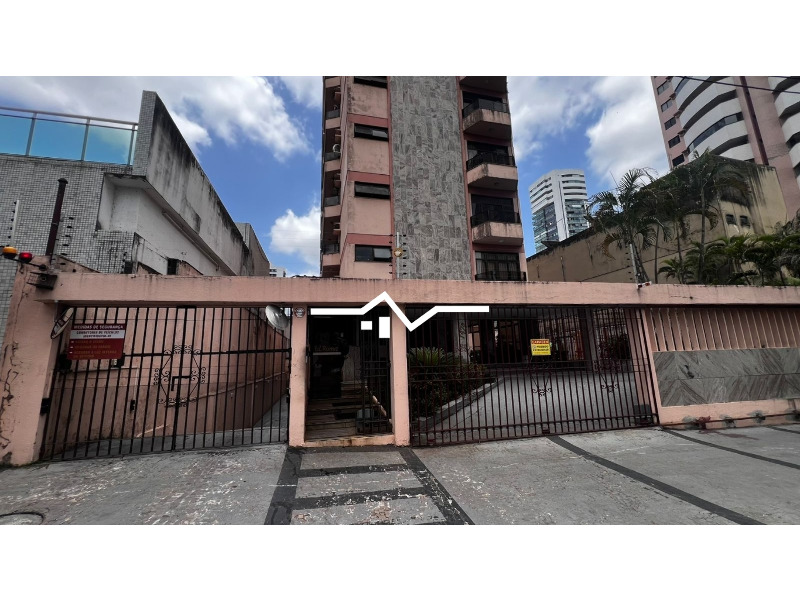 Apartamento à venda com 4 quartos, 200m² - Foto 2