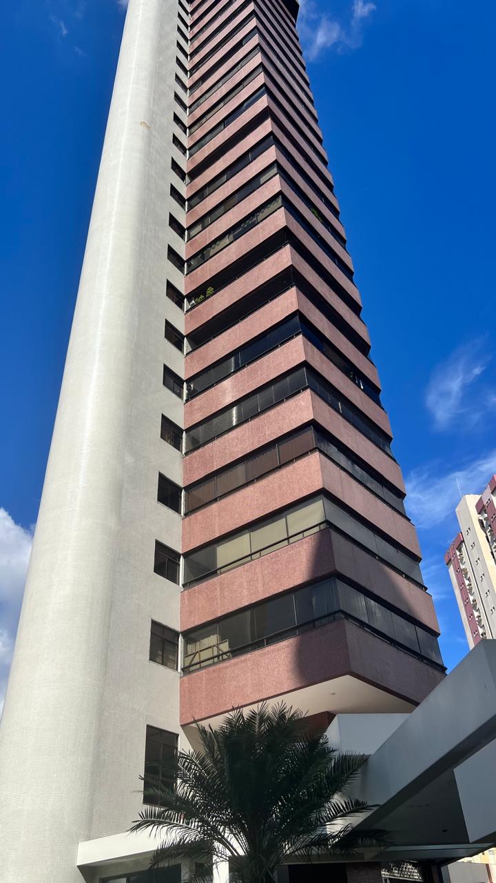 Apartamento à venda com 4 quartos, 385m² - Foto 1