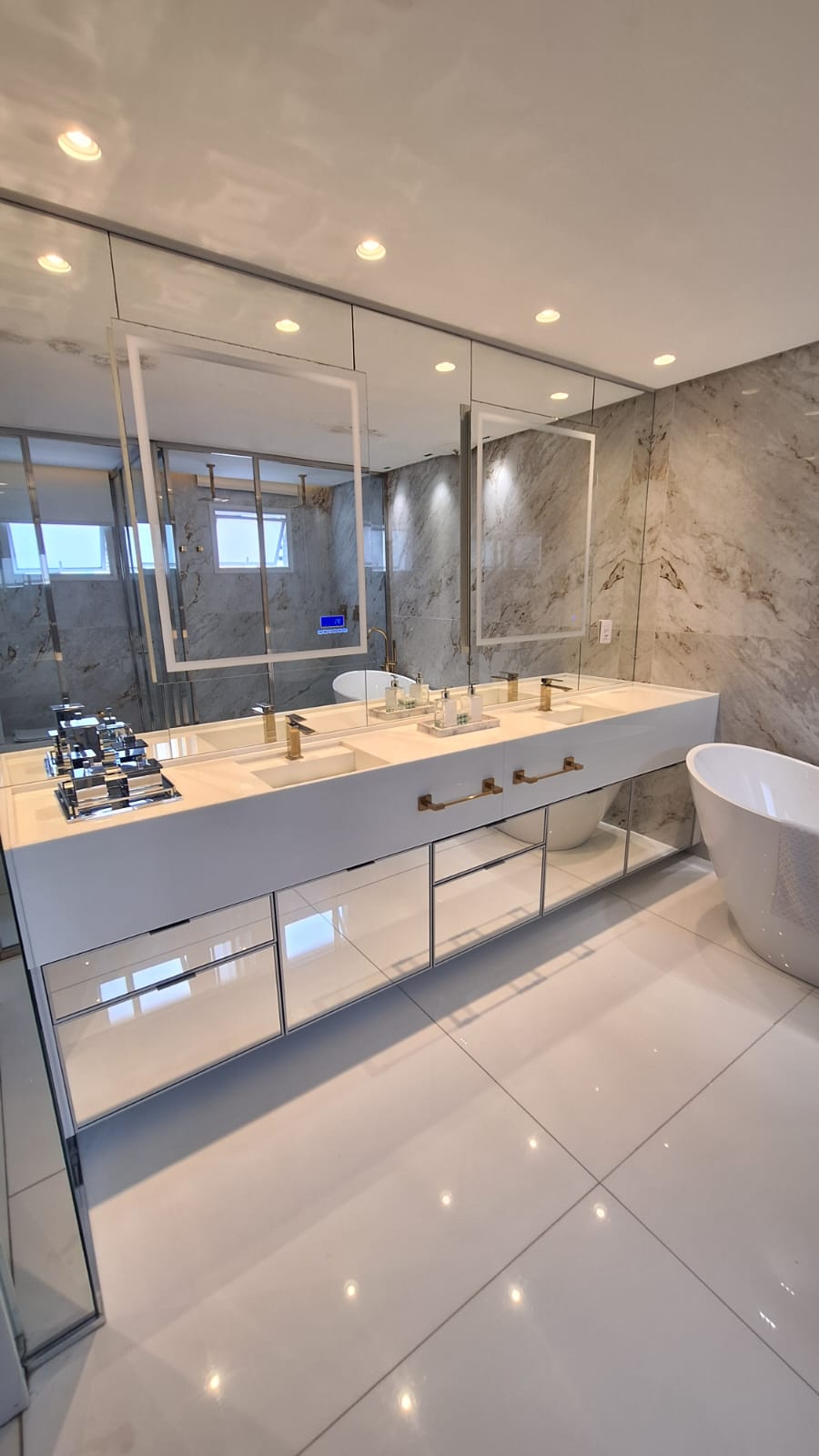 Apartamento para alugar com 4 quartos, 323m² - Foto 7