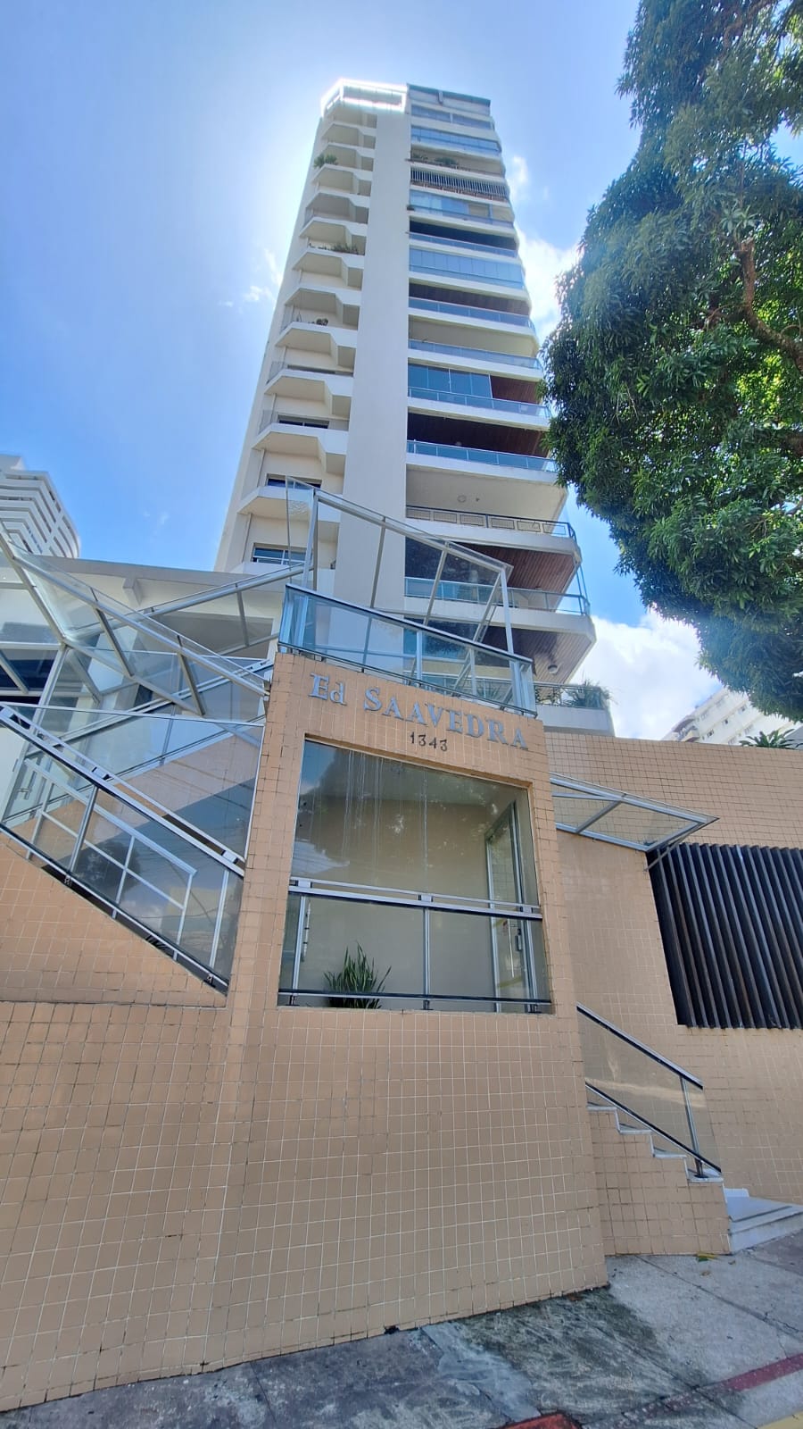 Apartamento à venda e aluguel com 3 quartos, 250m² - Foto 1