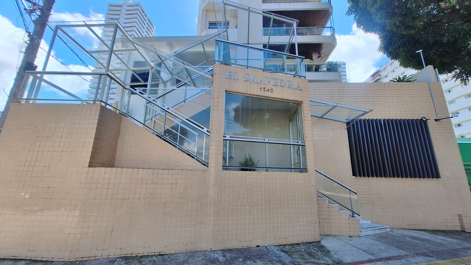 Apartamento à venda e aluguel com 3 quartos, 250m² - Foto 2