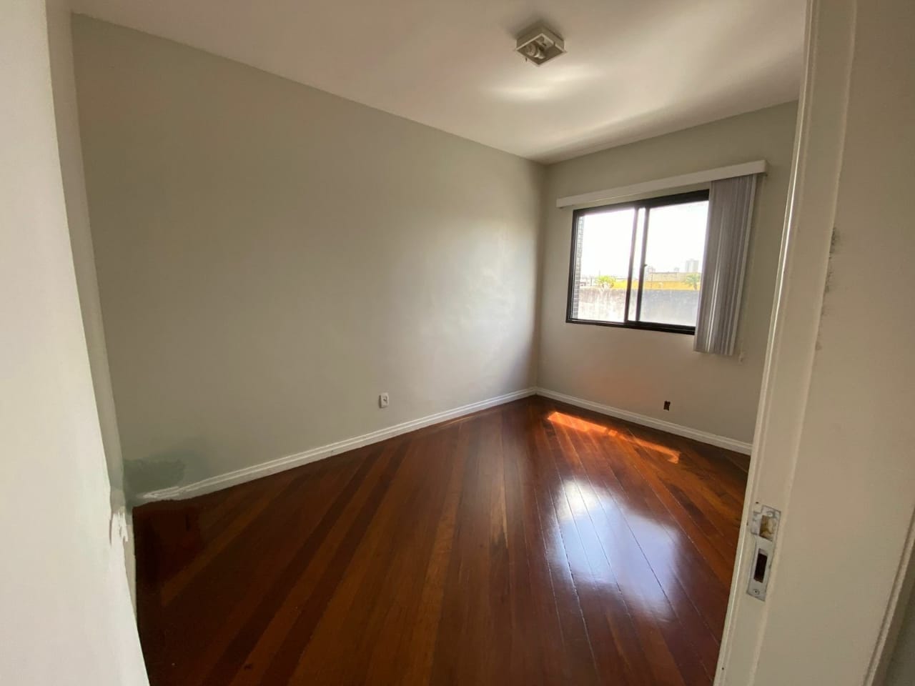 Apartamento para alugar com 4 quartos, 185m² - Foto 15