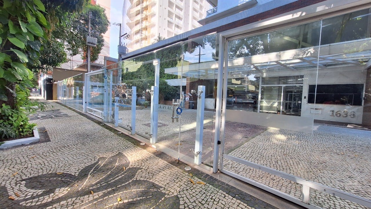 Apartamento para alugar com 3 quartos, 210m² - Foto 42