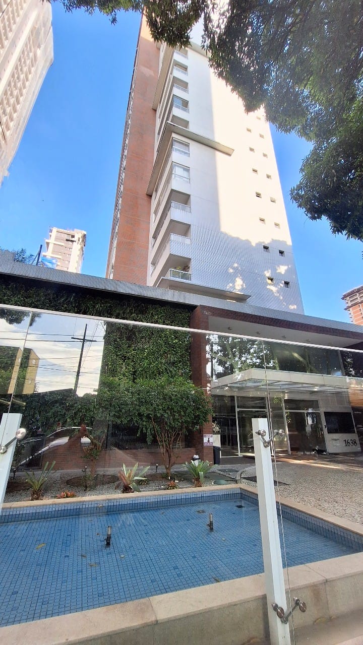Apartamento para alugar com 3 quartos, 210m² - Foto 1