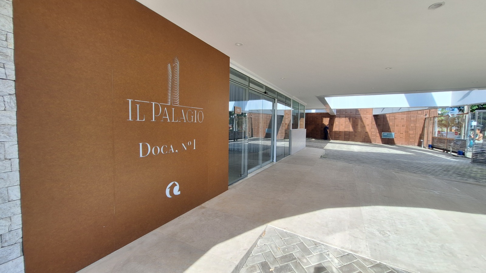 Apartamento para alugar com 4 quartos, 621m² - Foto 2