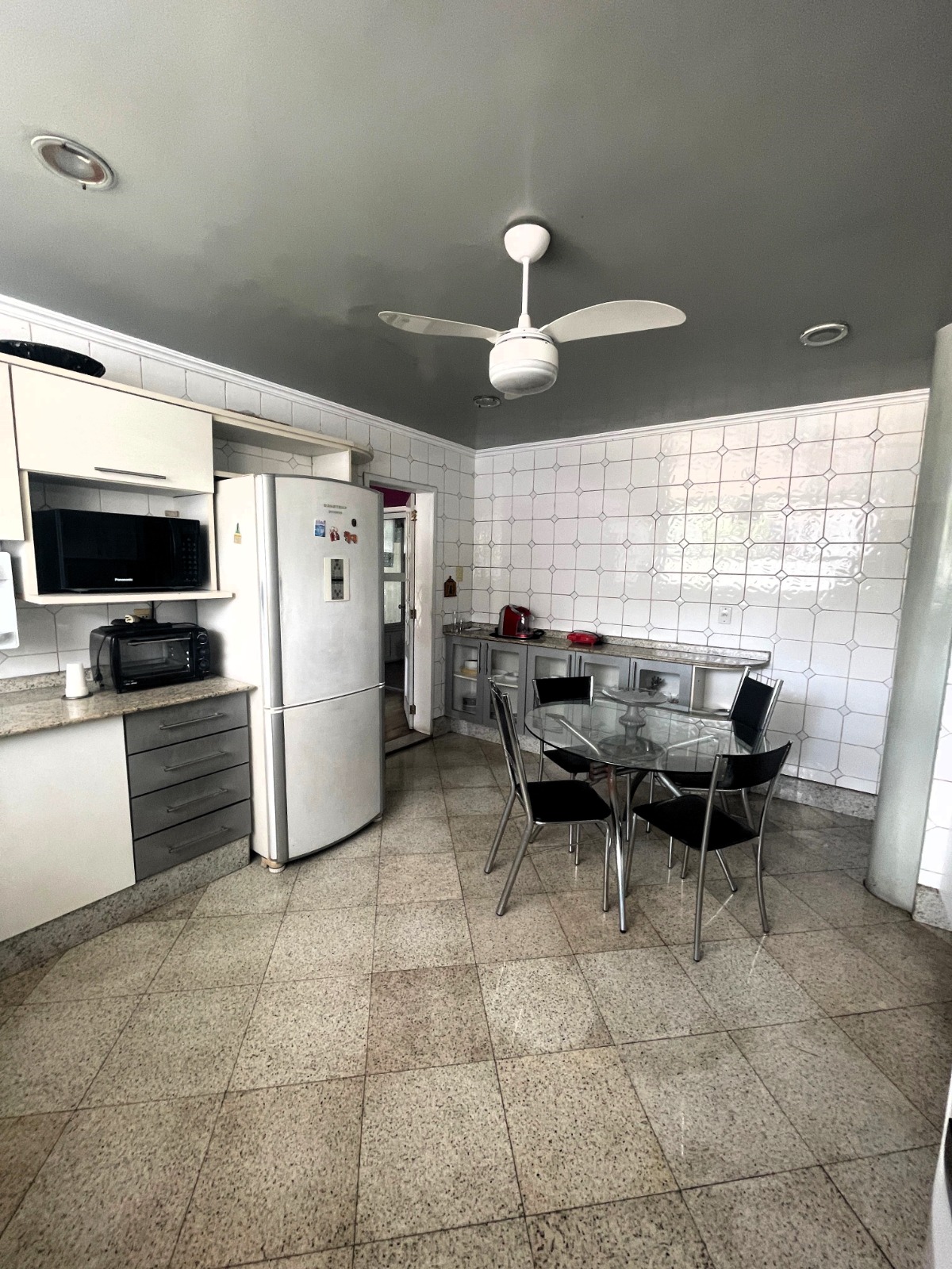 Casa para alugar com 3 quartos, 233m² - Foto 16