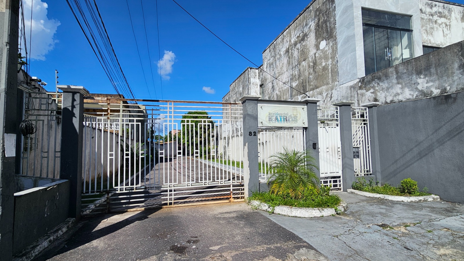 Casa à venda com 4 quartos, 600m² - Foto 1