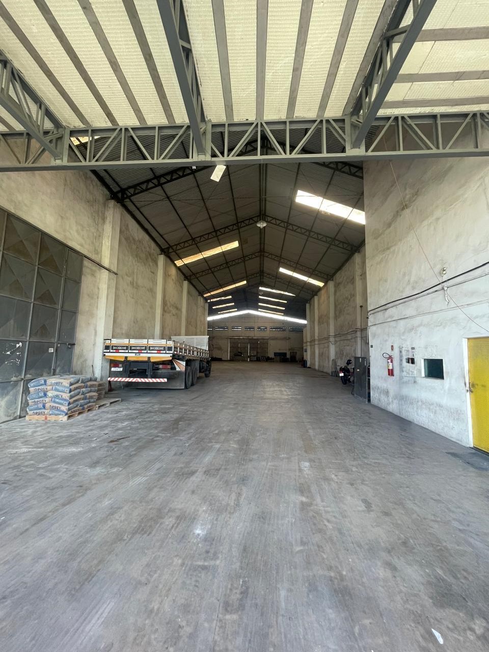 Depósito-Galpão-Armazém para alugar, 1300m² - Foto 7