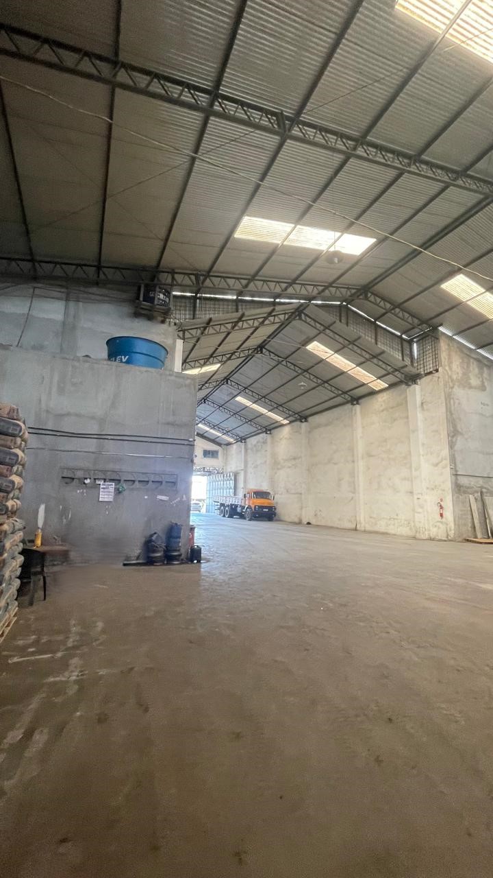 Depósito-Galpão-Armazém para alugar, 1300m² - Foto 2