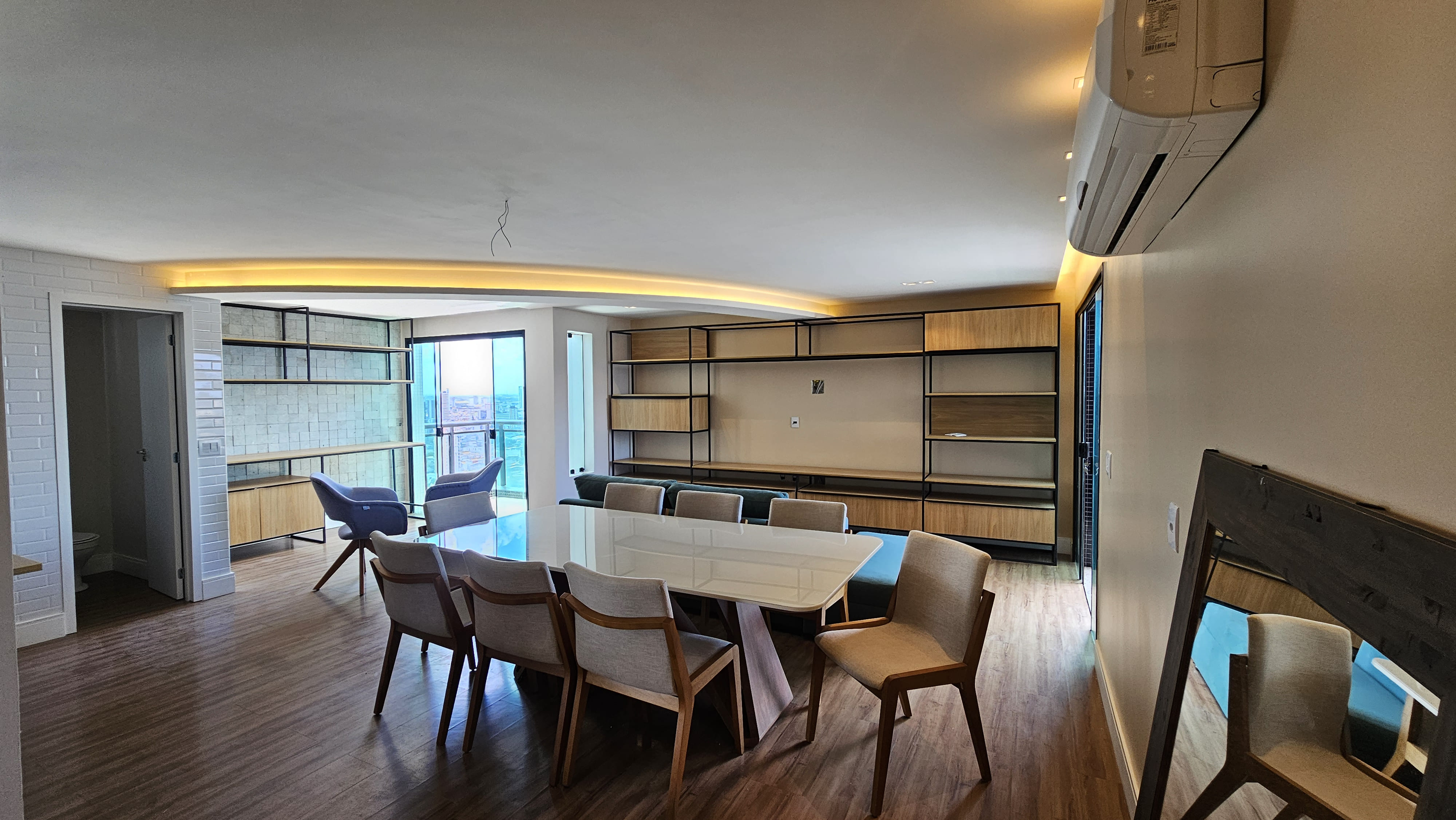 Apartamento para alugar com 2 quartos, 141m² - Foto 2