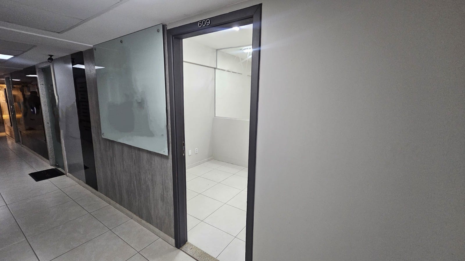 Conjunto Comercial-Sala para alugar, 66m² - Foto 2