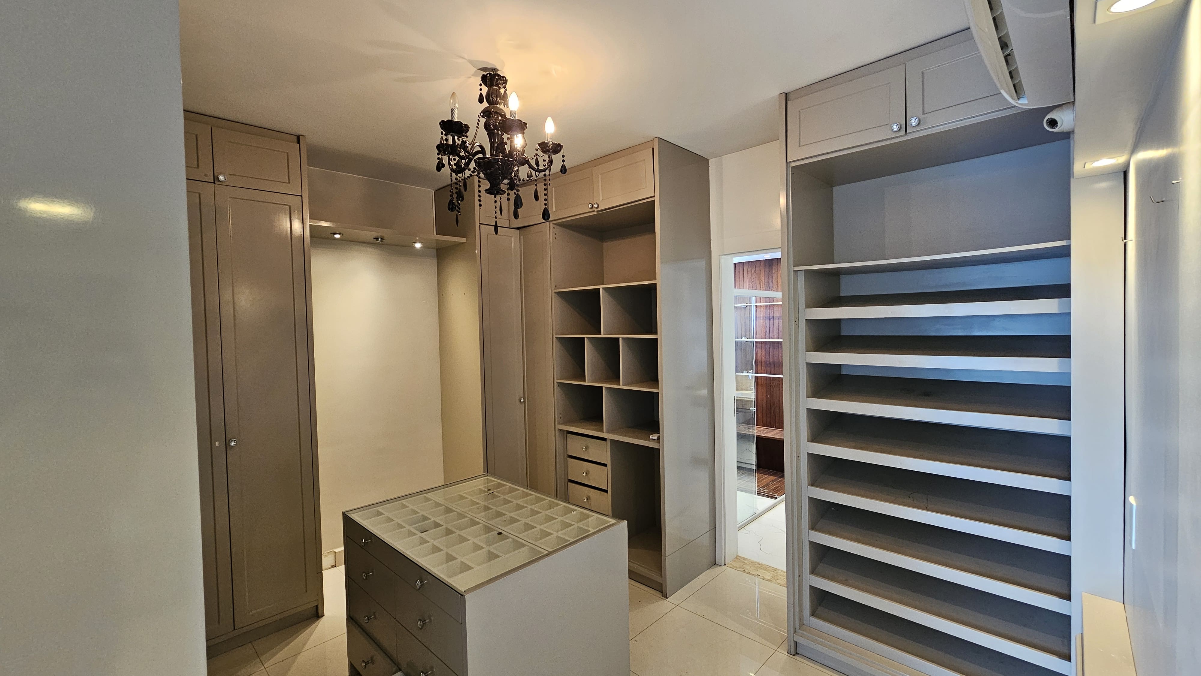 Apartamento para alugar com 3 quartos, 265m² - Foto 13