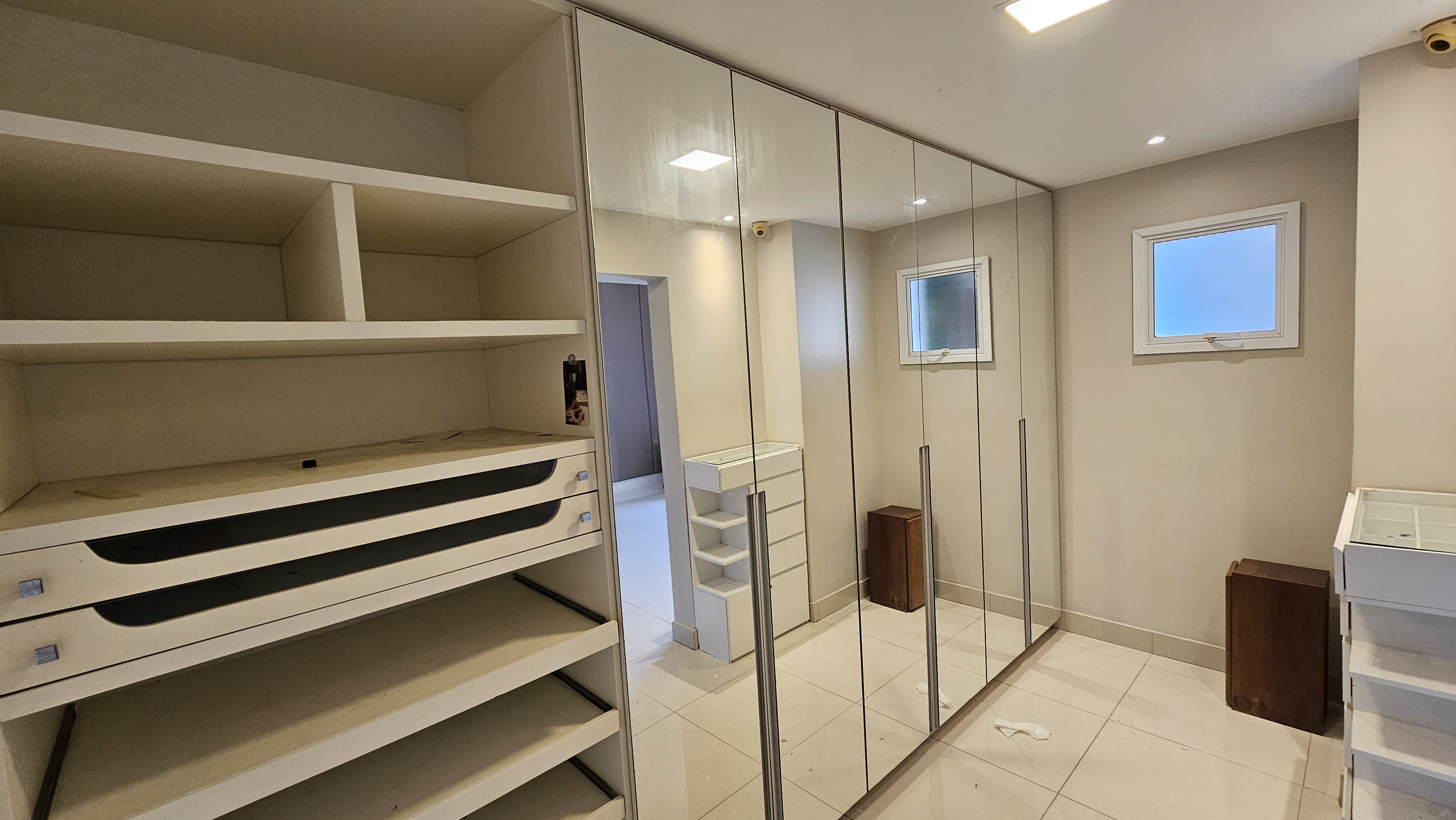 Apartamento para alugar com 3 quartos, 265m² - Foto 9
