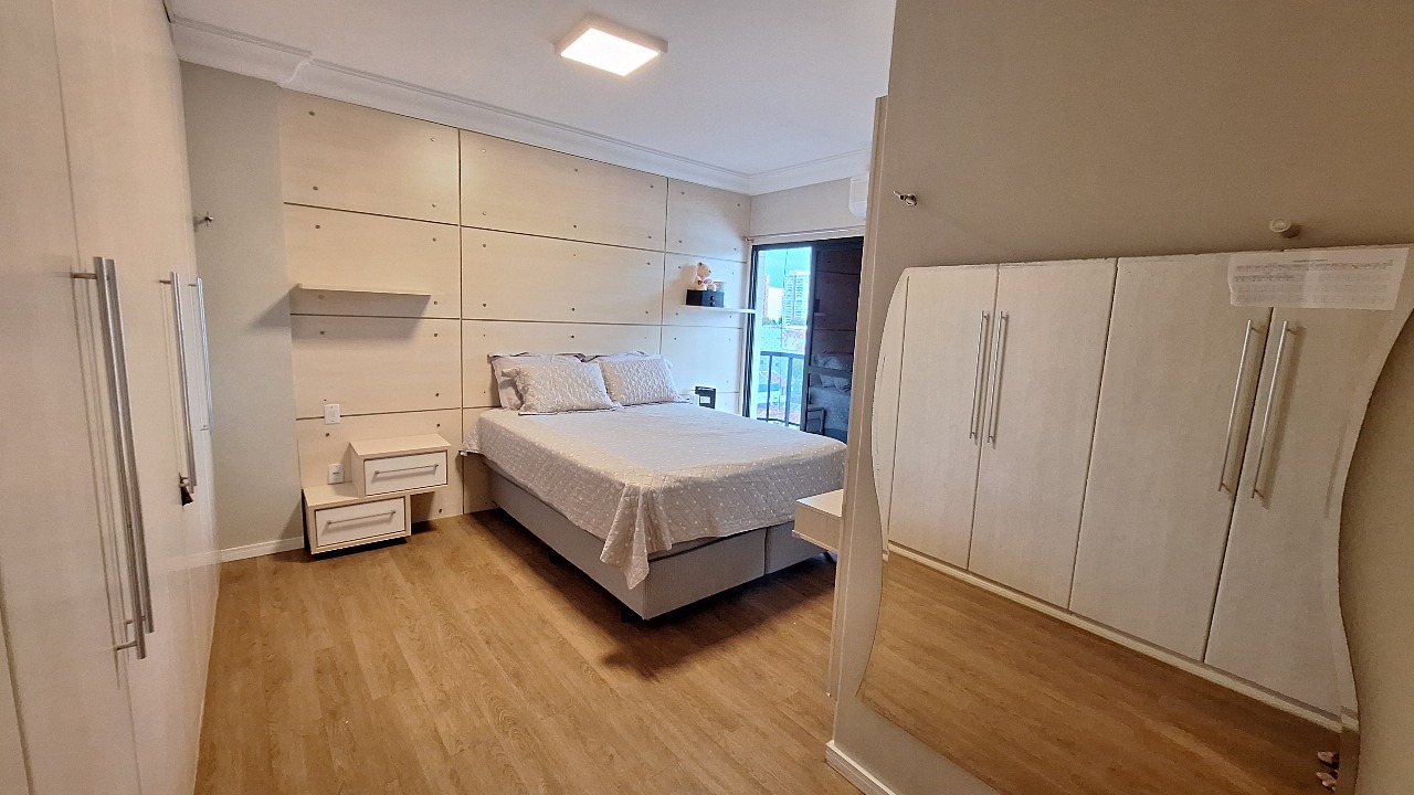 Apartamento para alugar com 3 quartos, 195m² - Foto 12