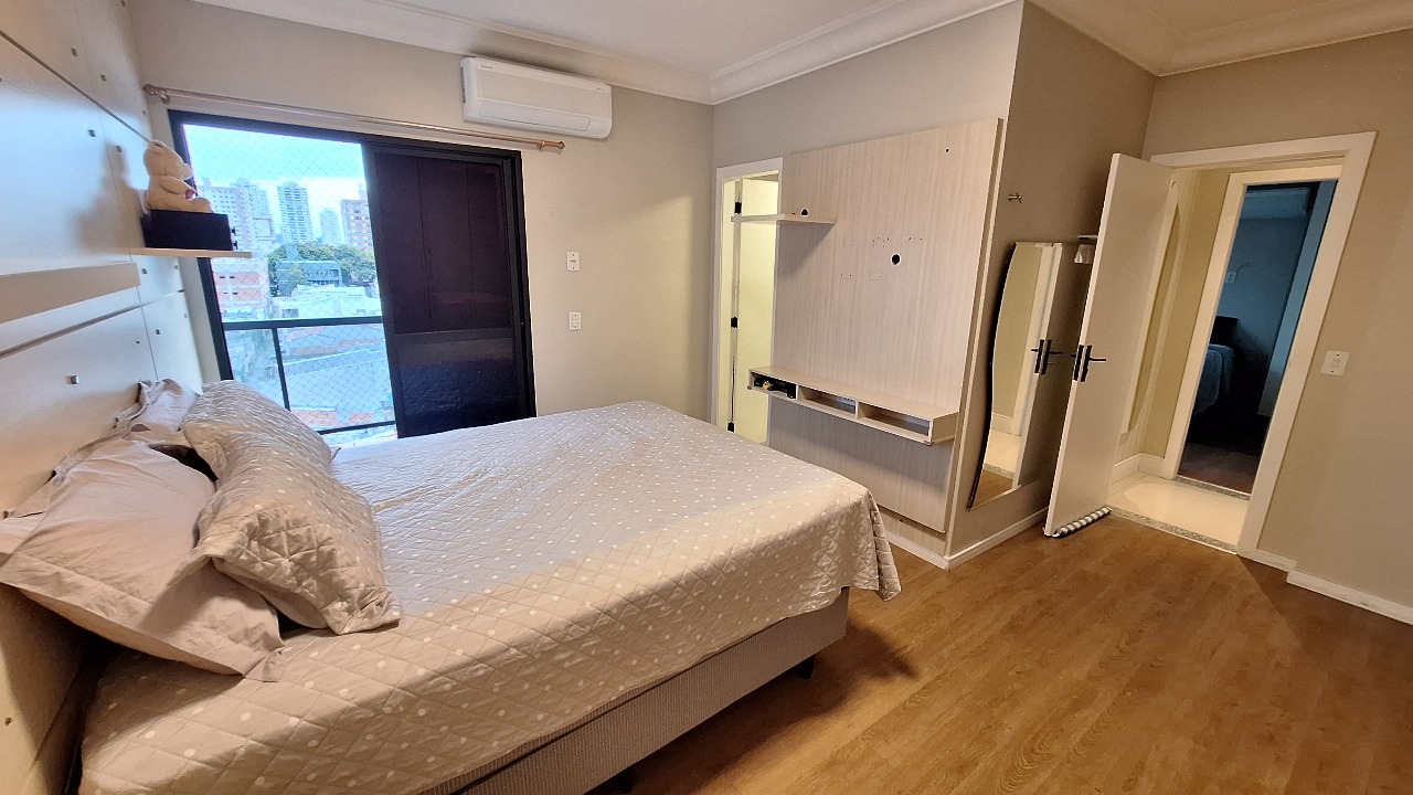 Apartamento para alugar com 3 quartos, 195m² - Foto 13