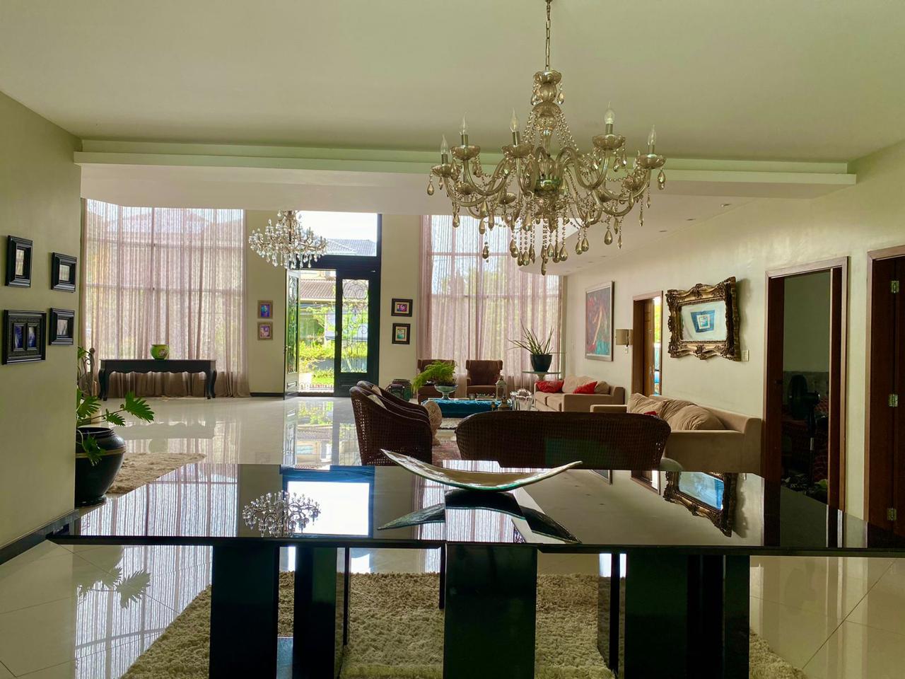 Casa para alugar com 5 quartos, 700m² - Foto 2