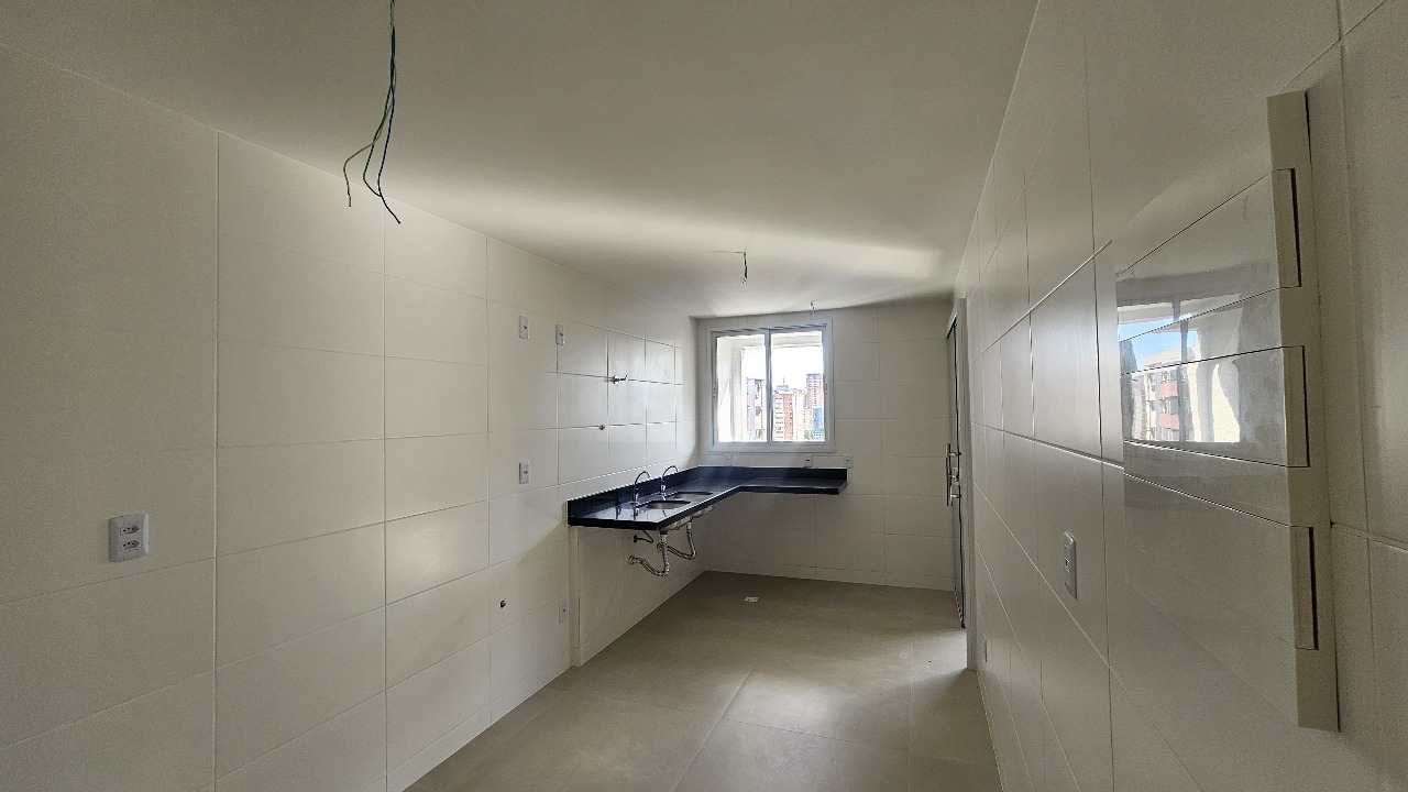 Apartamento para alugar com 3 quartos, 170m² - Foto 15