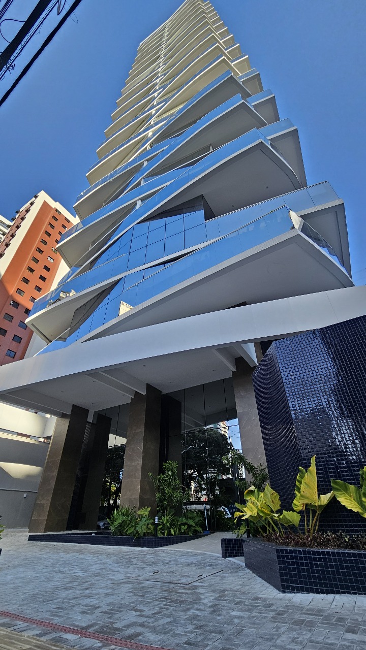 Apartamento para alugar com 3 quartos, 170m² - Foto 1