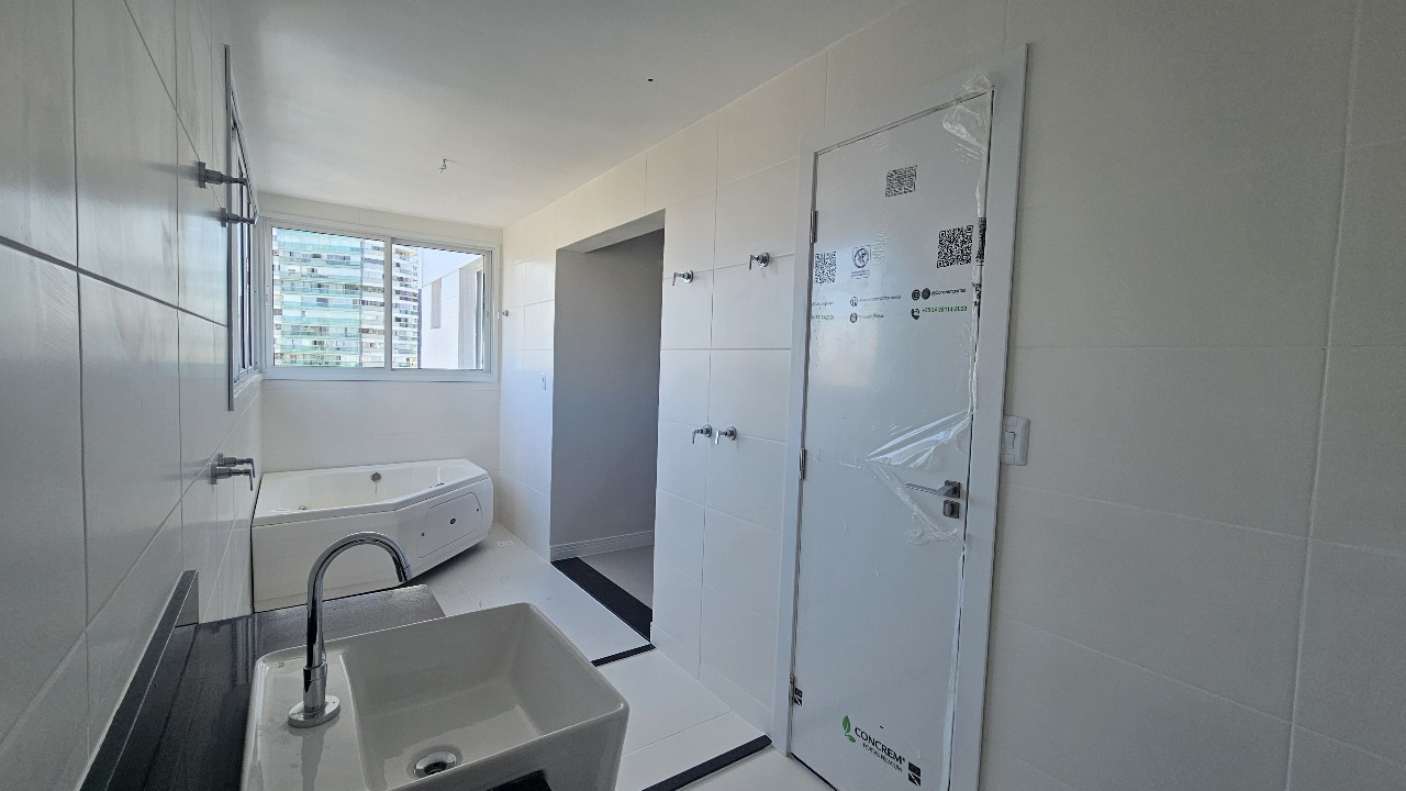 Apartamento para alugar com 3 quartos, 170m² - Foto 8