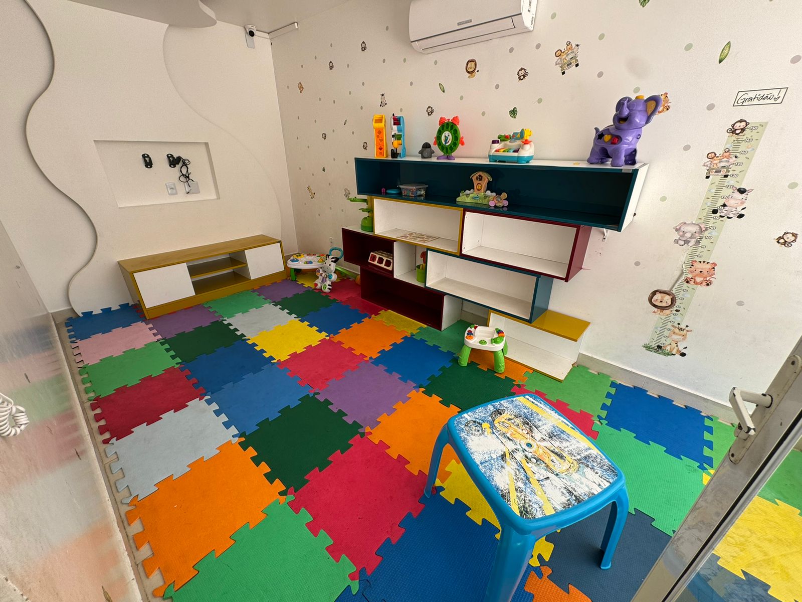 Apartamento para alugar com 2 quartos, 68m² - Foto 18