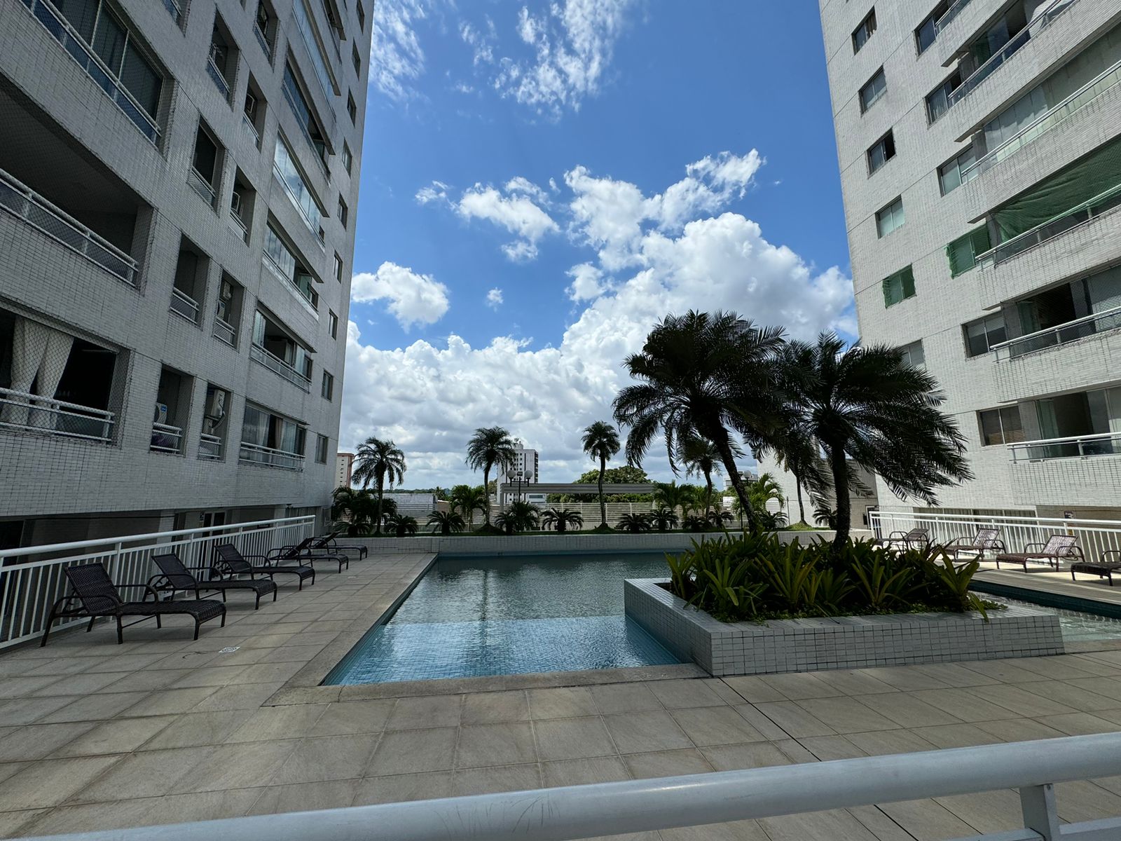 Apartamento para alugar com 2 quartos, 68m² - Foto 13