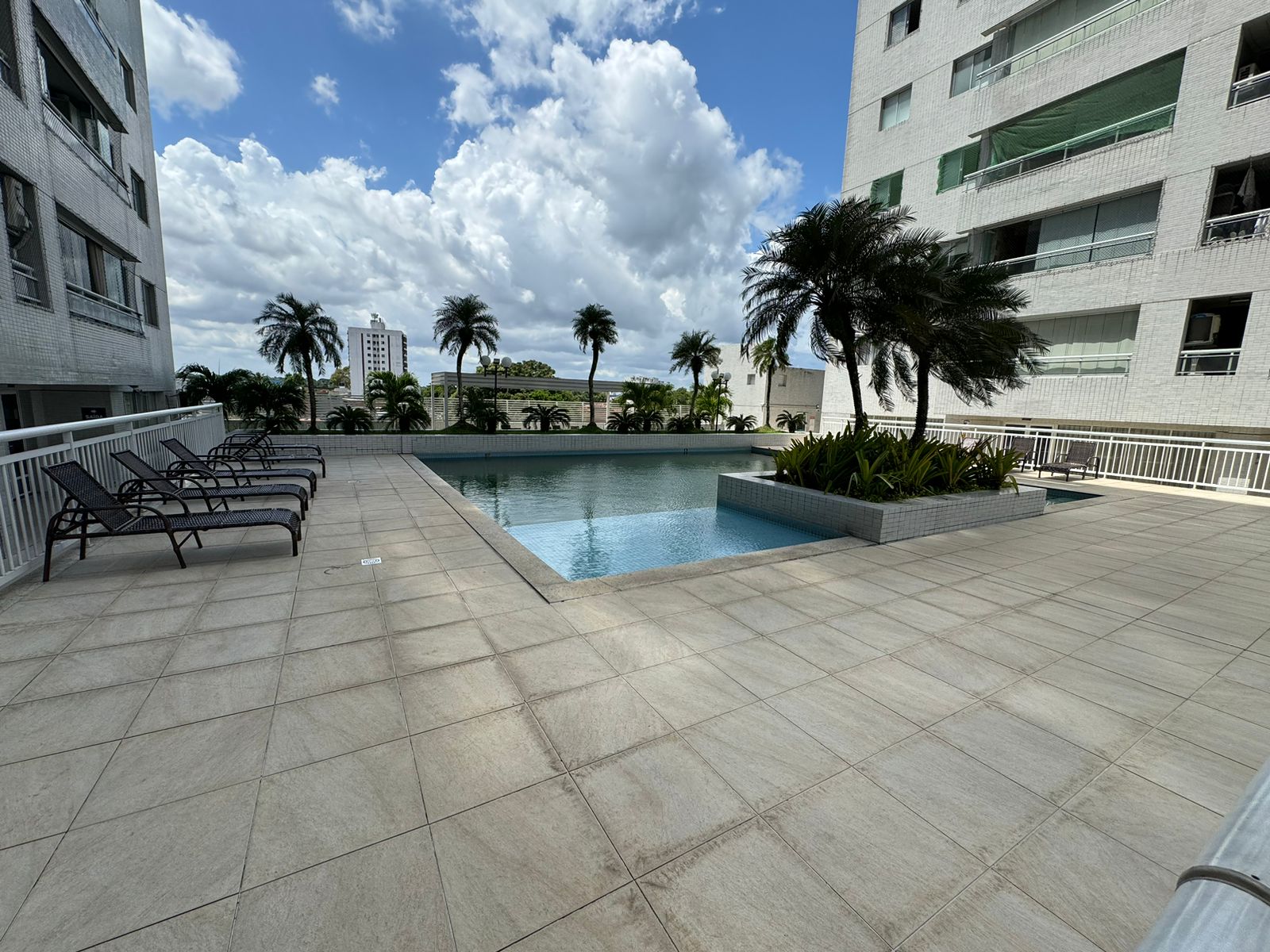 Apartamento para alugar com 2 quartos, 68m² - Foto 14