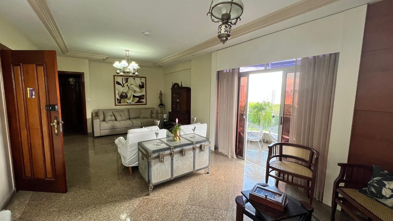 Apartamento à venda com 3 quartos, 250m² - Foto 3