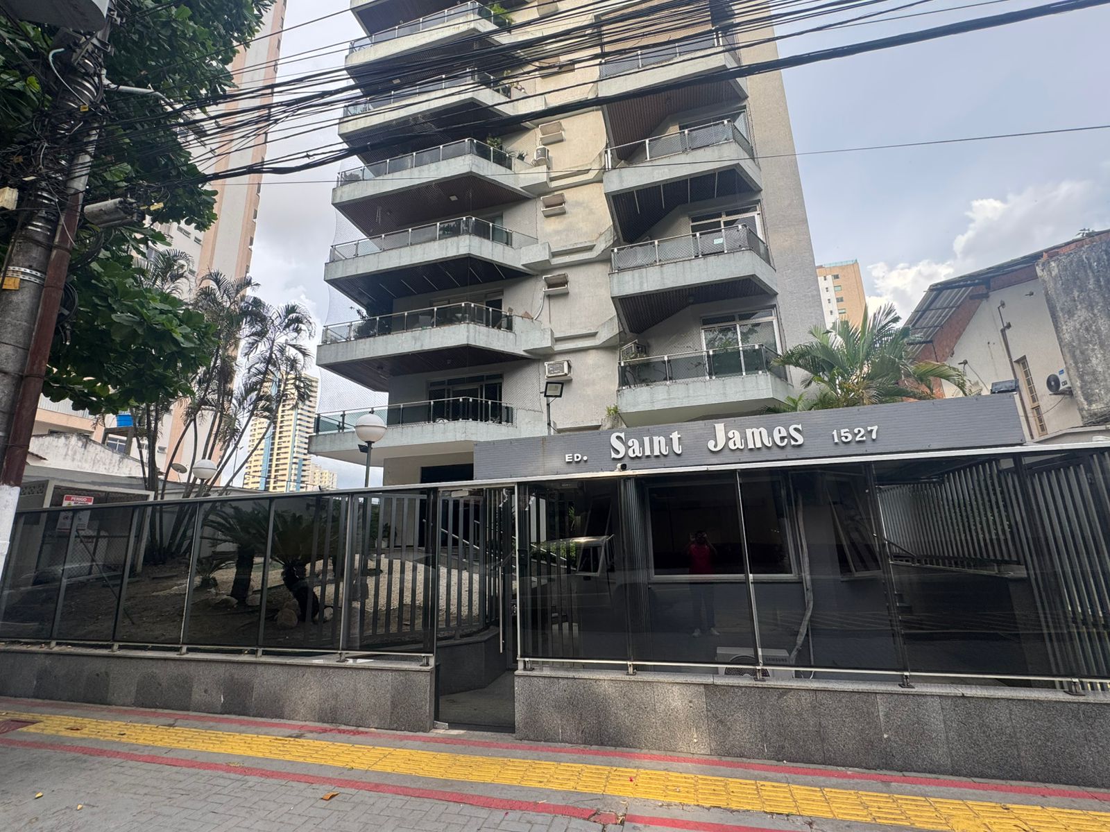 Apartamento à venda com 3 quartos, 250m² - Foto 1