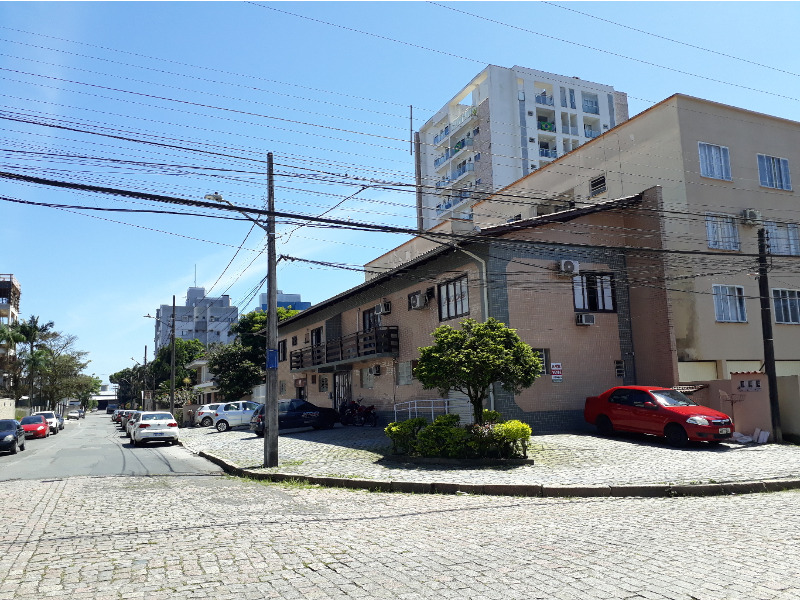 Prédio Inteiro de 1 quarto, no bairro AMÉRICA, em Joinville | Eu Corretor