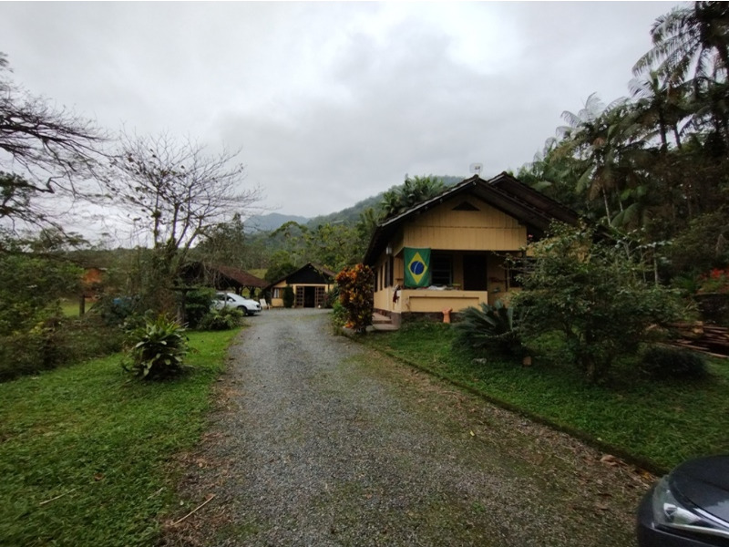 Fazenda/Sítios/Chácaras de 3 quartos, no bairro VILA NOVA, em Joinville | Eu Corretor