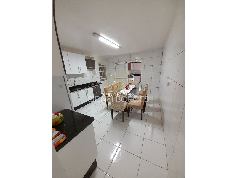 Casa à venda com 2 quartos, 200m² - Foto 3