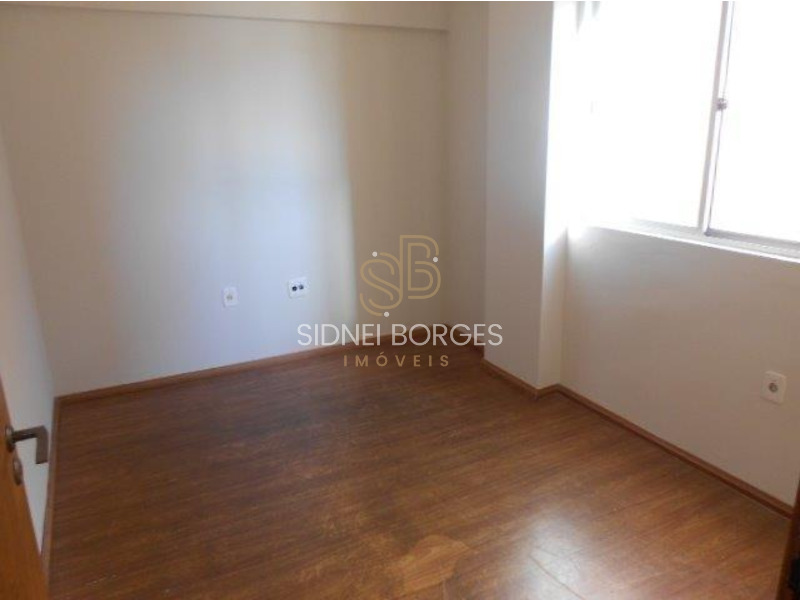 Apartamento à venda com 2 quartos, 61m² - Foto 4