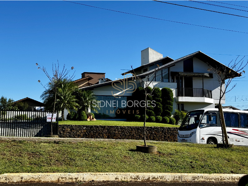 Casa à venda com 3 quartos, 200m² - Foto 1